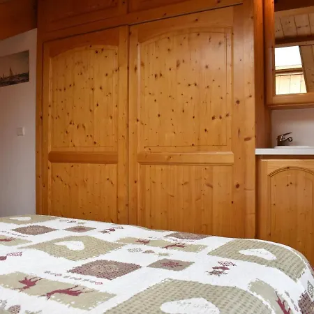 2 Pieces Mezzanine, 6 Pers, Centre Meribel, Proche Pistes Et Commerces - Fr-1-180-364 Apartment *